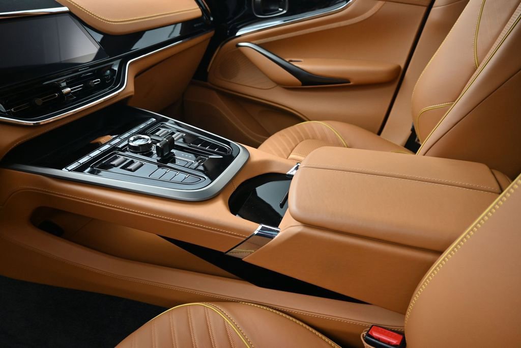 Used 2025 Aston Martin DBX 707 AWD/4WD image 21