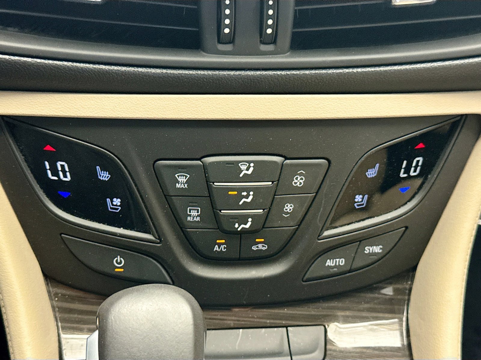 Used 2019 Buick Envision Premium image 10