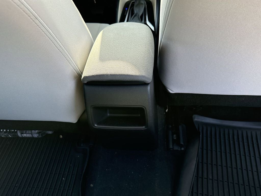Used 2022 Toyota Corolla LE FWD image 18