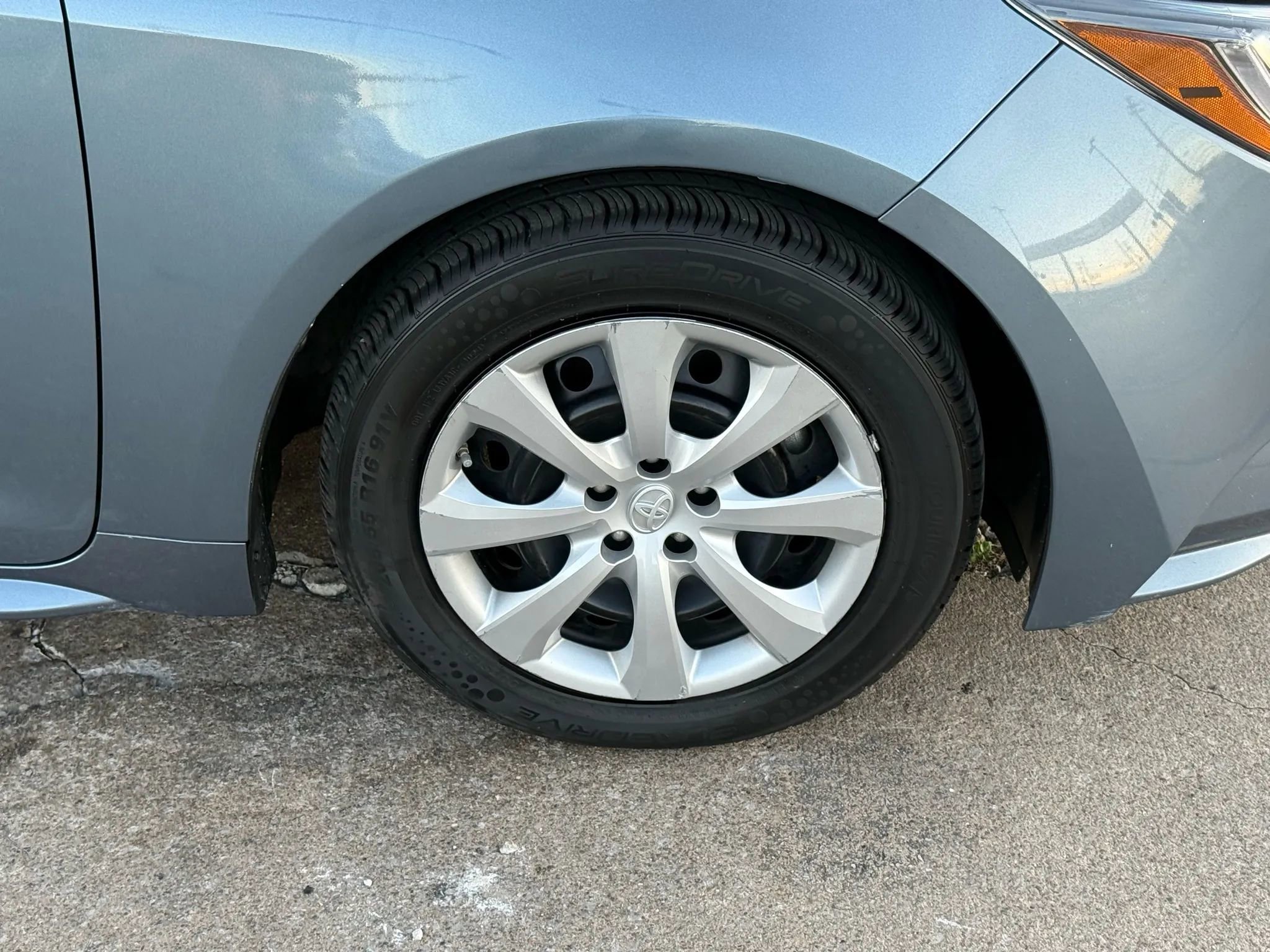 Used 2023 Toyota Corolla LE image 50