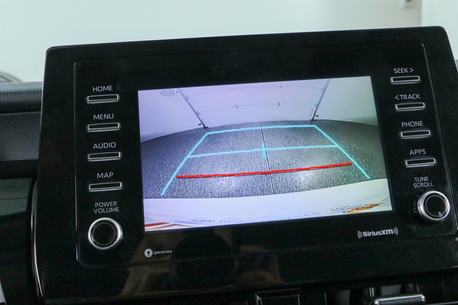 Used 2022 Toyota Camry SE FWD image 18