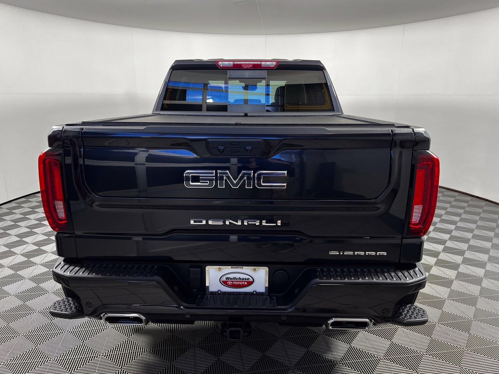 Used 2025 GMC Sierra 1500 Denali Ultimate AWD/4WD image 6