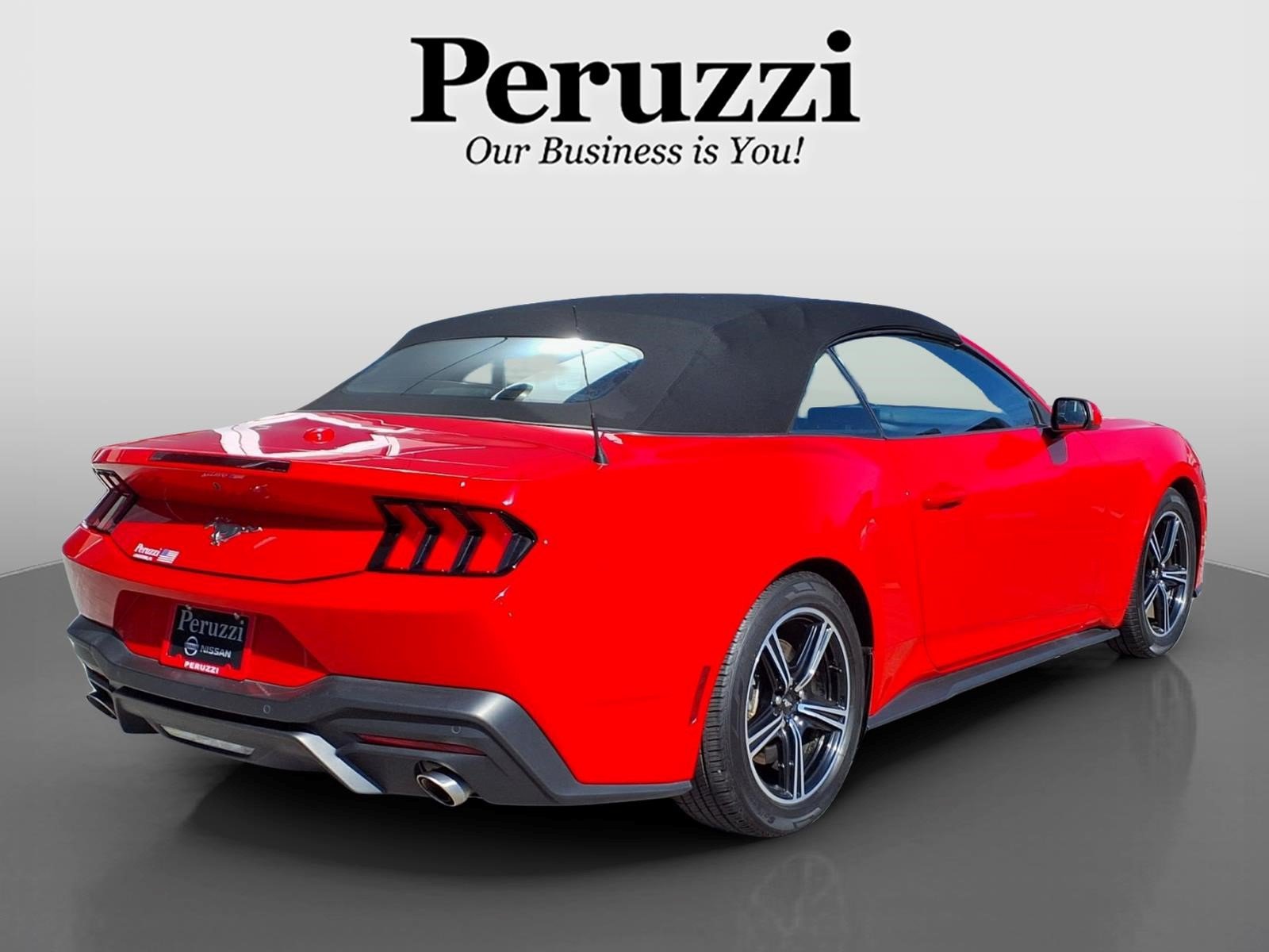 Used 2024 Ford Mustang Convertible RWD image 3