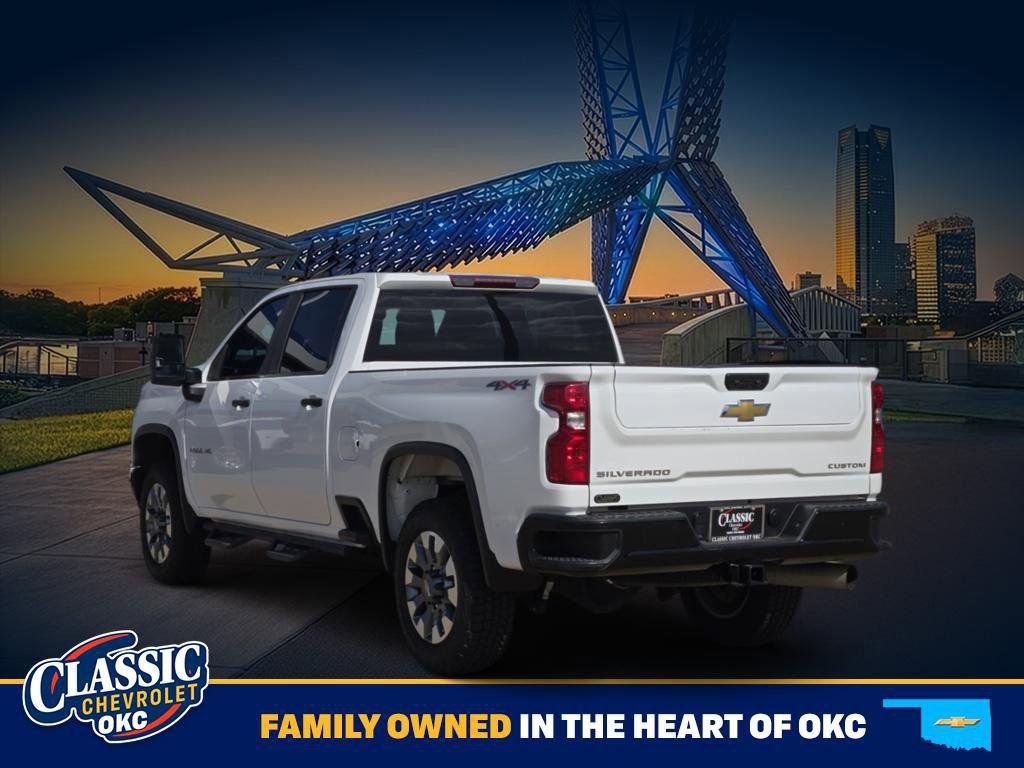 Used 2023 Chevrolet Silverado 2500 Custom w/ Custom Value Package AWD/4WD image 5