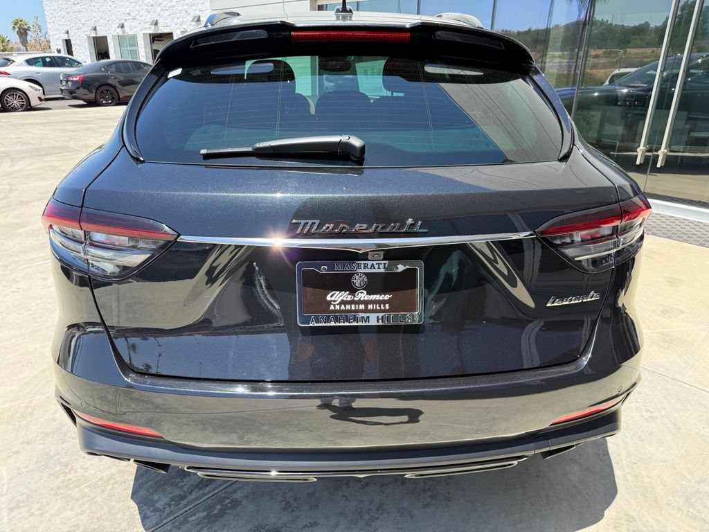 Certified 2022 Maserati Levante GT AWD/4WD image 8