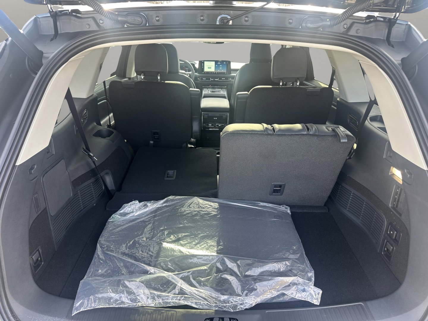 New 2026 Lincoln Aviator AWD image 18