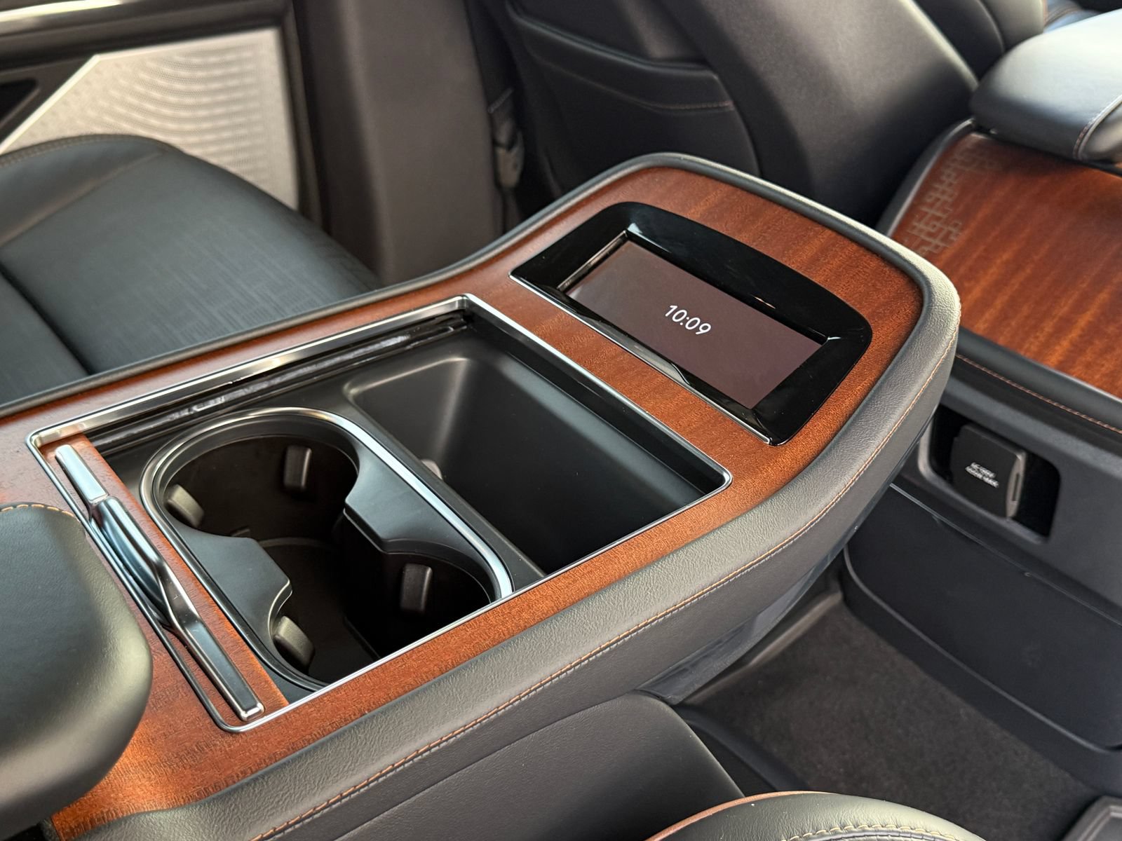 New 2026 Lincoln Navigator Black Label AWD/4WD image 19