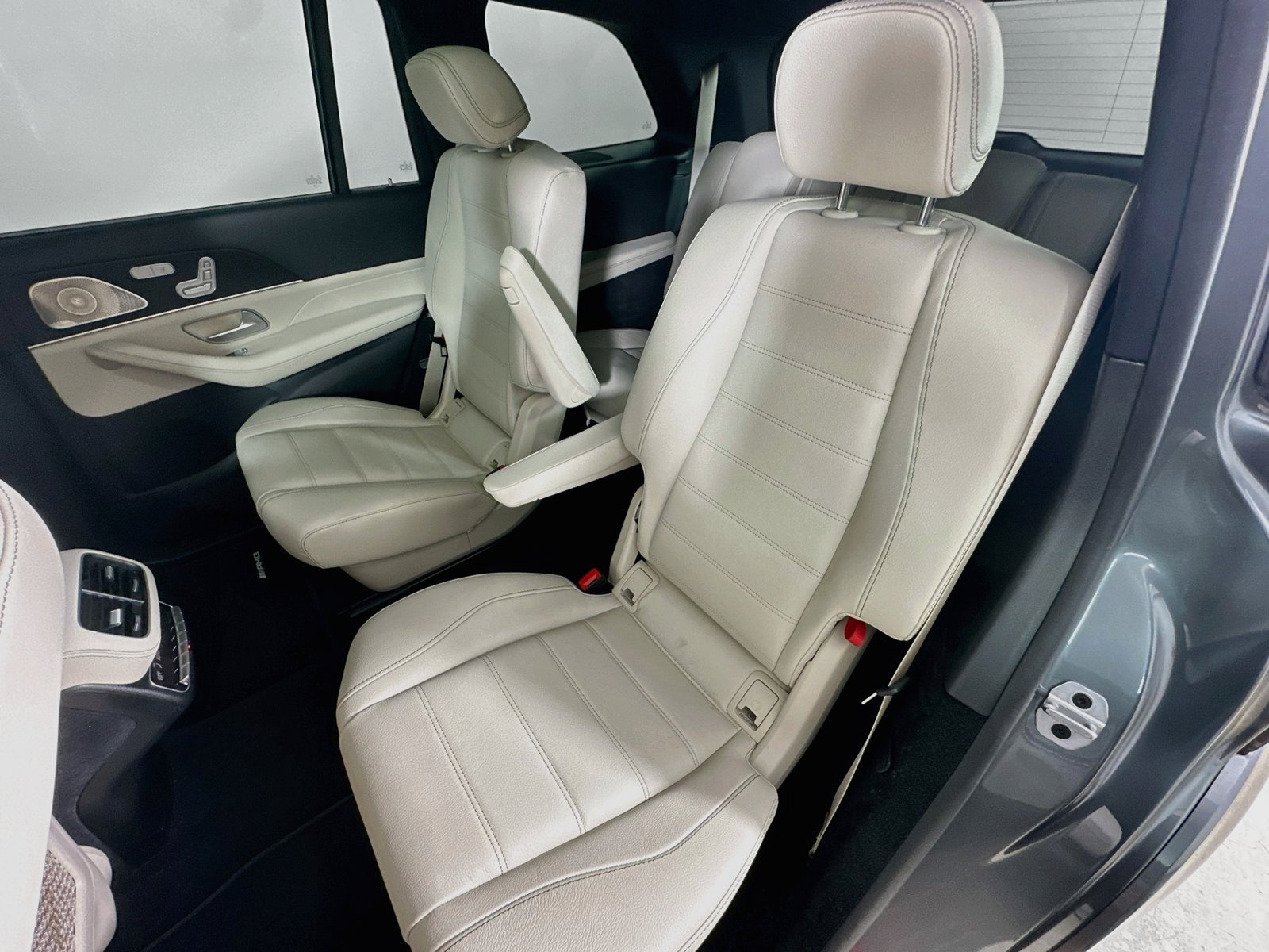 Used 2023 Mercedes-Benz GLS 580 4MATIC image 35