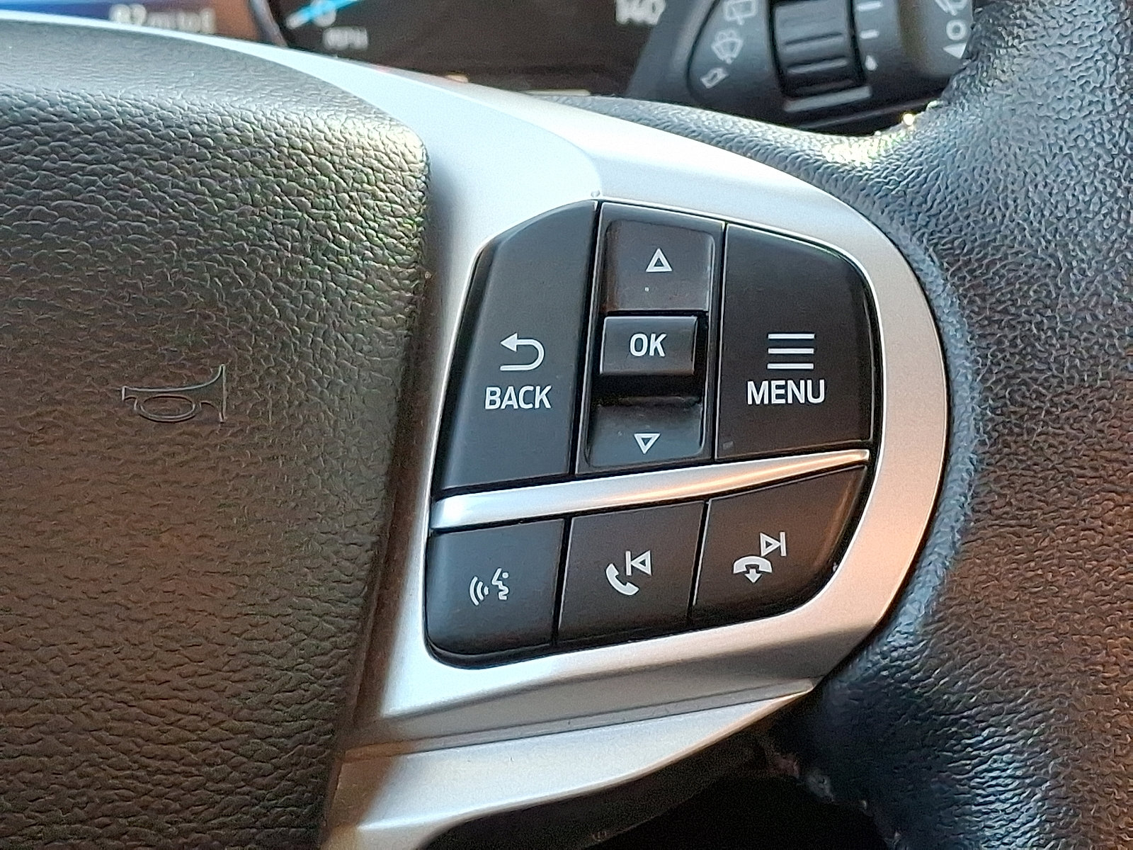 Used 2022 Ford Explorer XLT w/ Equipment Group 202A image 23