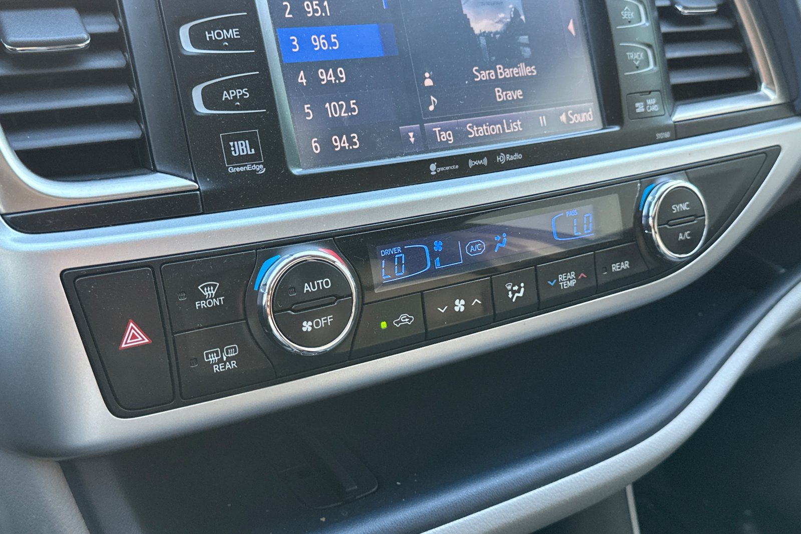 Used 2016 Toyota Highlander Limited AWD/4WD image 32