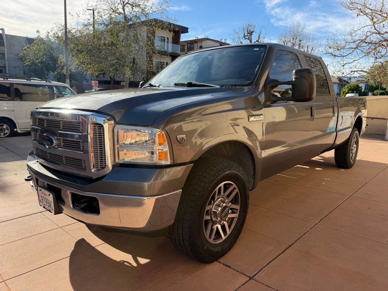 Used 2005 Ford F250 XLT image 2