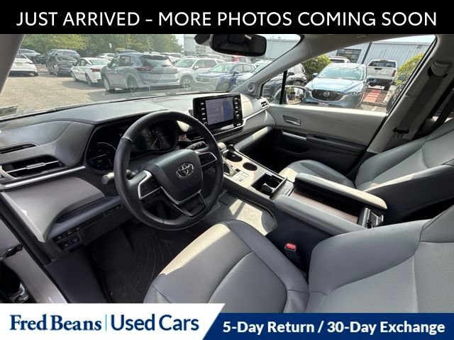 Used 2023 Toyota Sienna XLE w/ XLE Plus Package AWD/4WD image 17