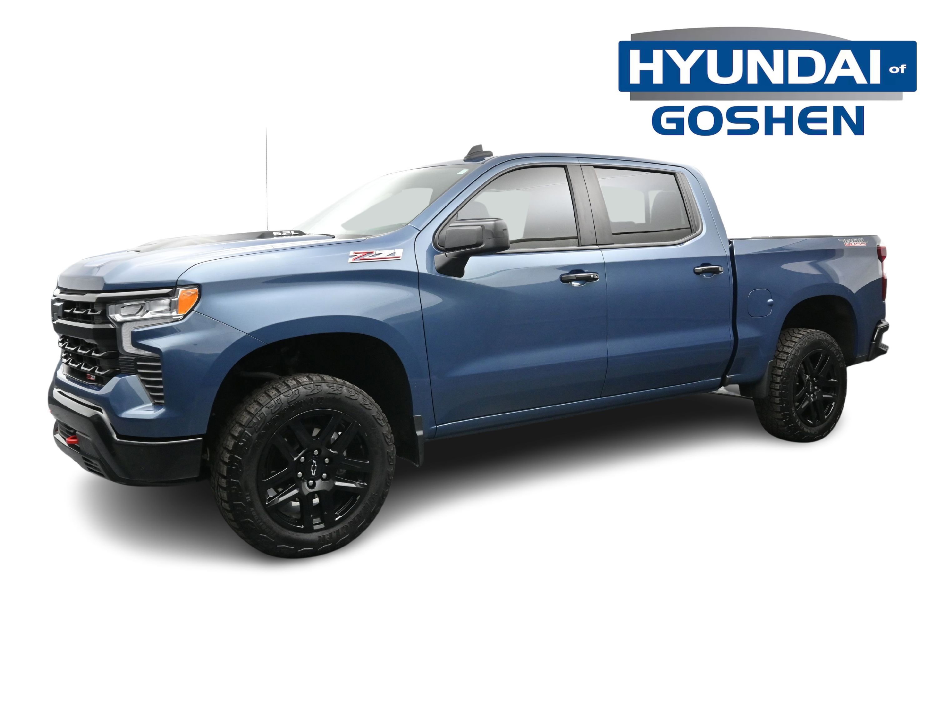 Used 2024 Chevrolet Silverado 1500 LT Trail Boss w/ Convenience Package II image 2