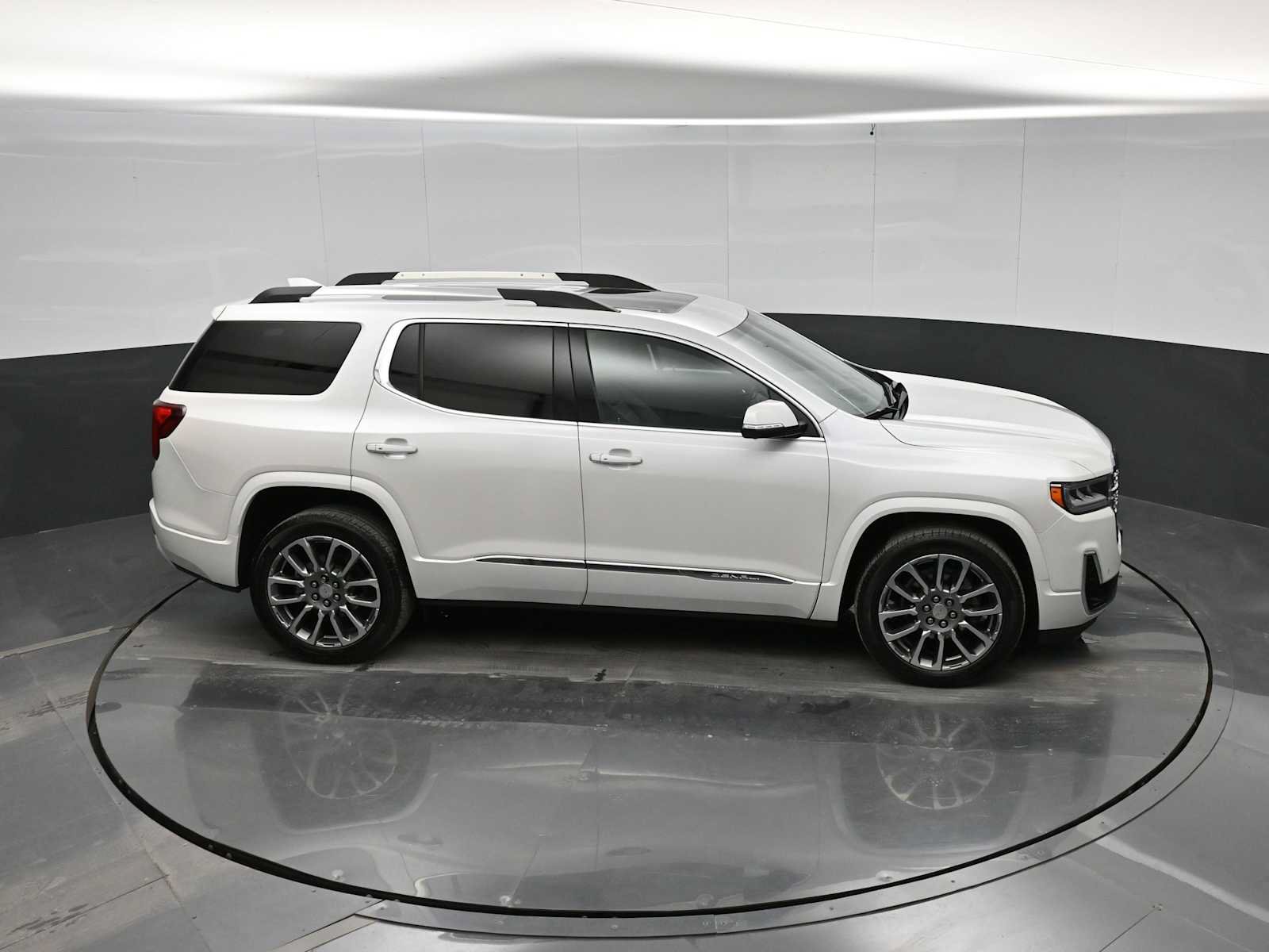 Used 2022 GMC Acadia Denali w/ Denali Ultimate Package AWD/4WD image 30