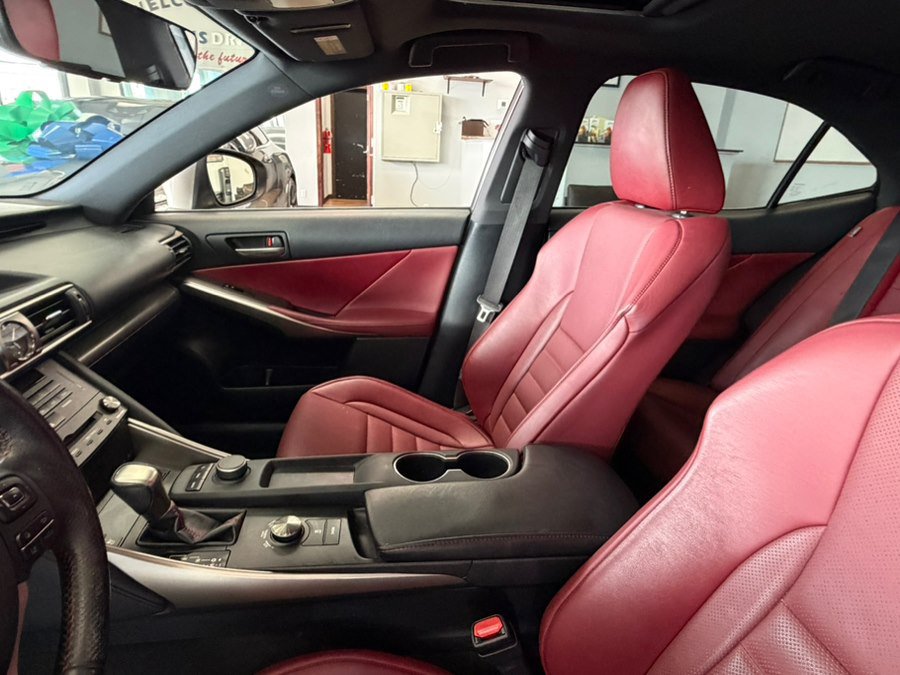 Used 2018 Lexus IS 300 F Sport w/ F Sport Package RWD image 31