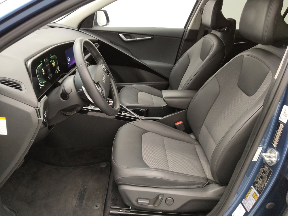 Used 2023 Kia Niro EX image 17