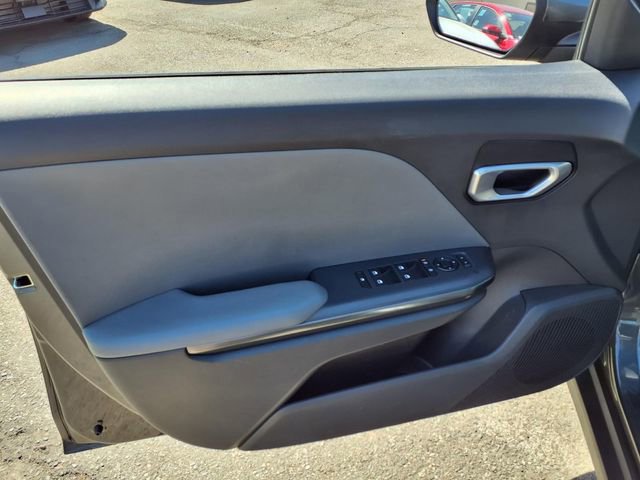 Used 2025 Kia K4 LXS FWD image 12