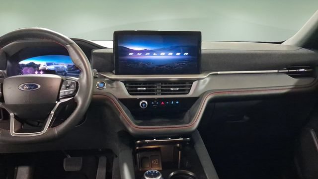 Used 2025 Ford Explorer ST-Line AWD/4WD image 9