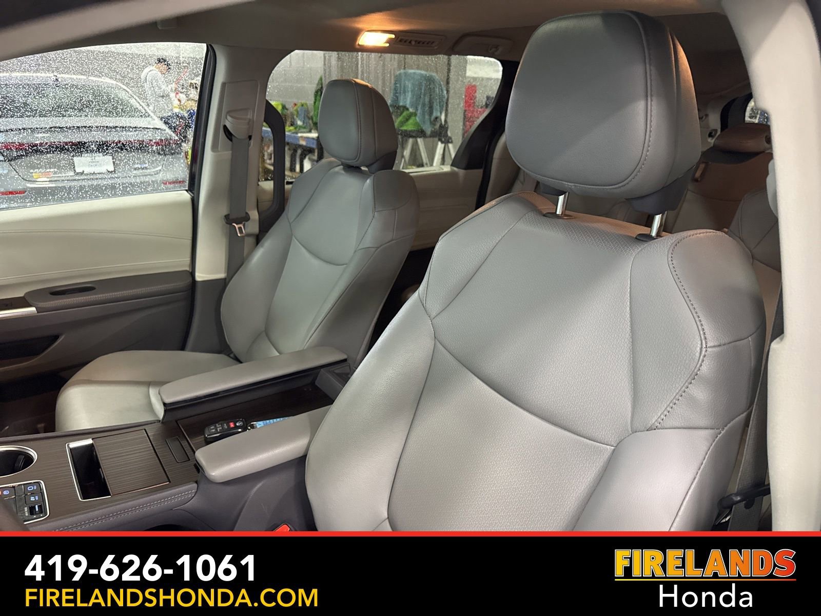 Used 2024 Toyota Sienna XLE AWD/4WD image 13