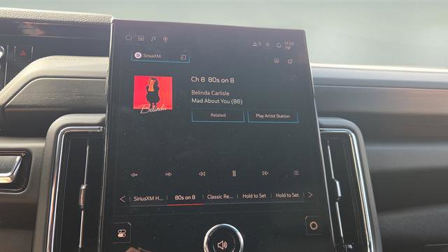 New 2026 GMC Yukon Denali w/ Sun & Power Step Package image 11