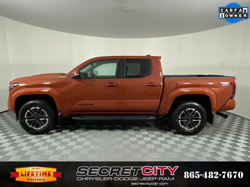 Used 2025 Toyota Tacoma TRD Sport w/ TRD Sport Premium Package image 4