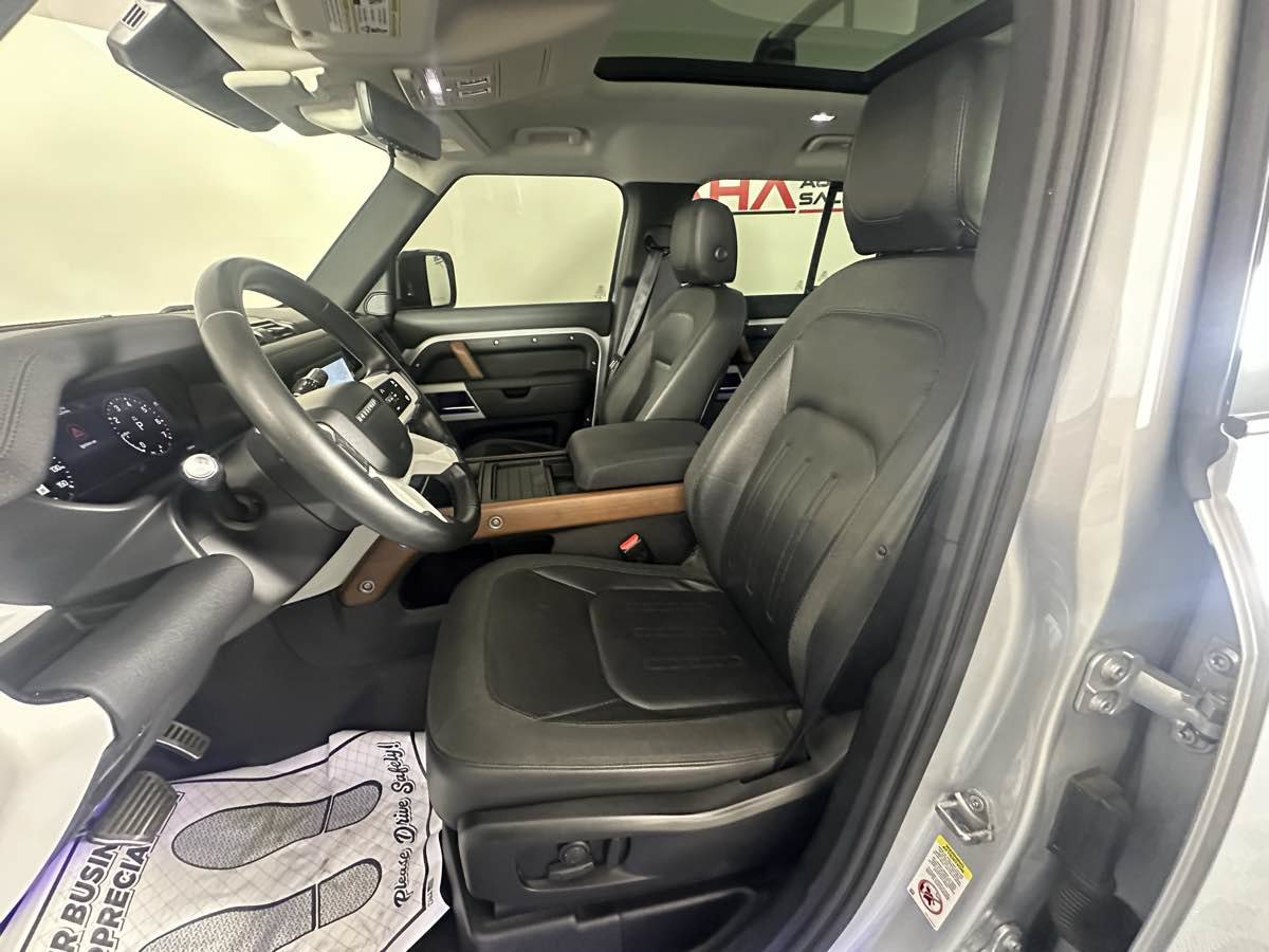 Used 2020 Land Rover Defender 110 SE AWD/4WD image 23