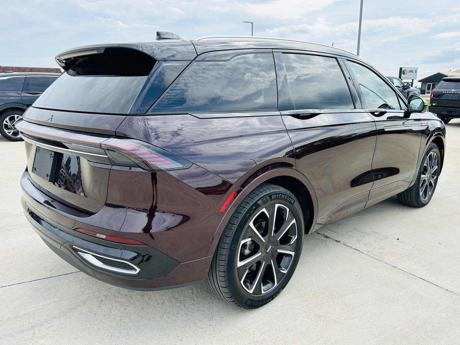 Used 2025 Lincoln Nautilus Reserve AWD/4WD image 48