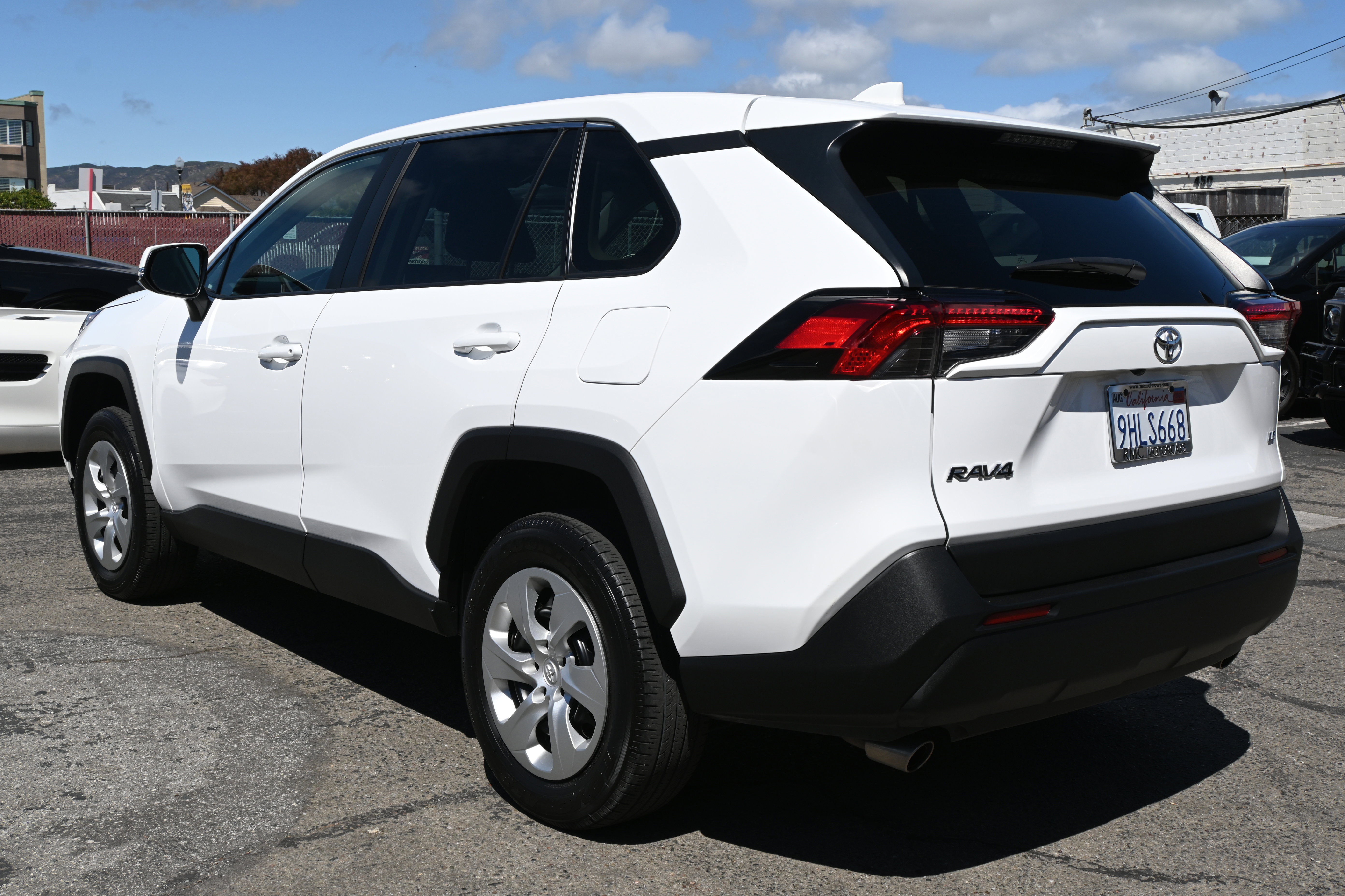 Used 2023 Toyota RAV4 LE image 3