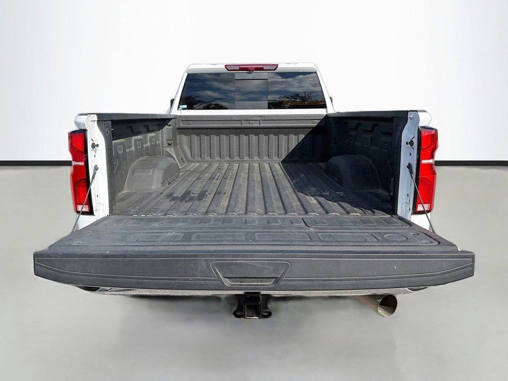 Used 2025 Chevrolet Silverado 2500 LTZ w/ LTZ Convenience Package AWD/4WD image 13