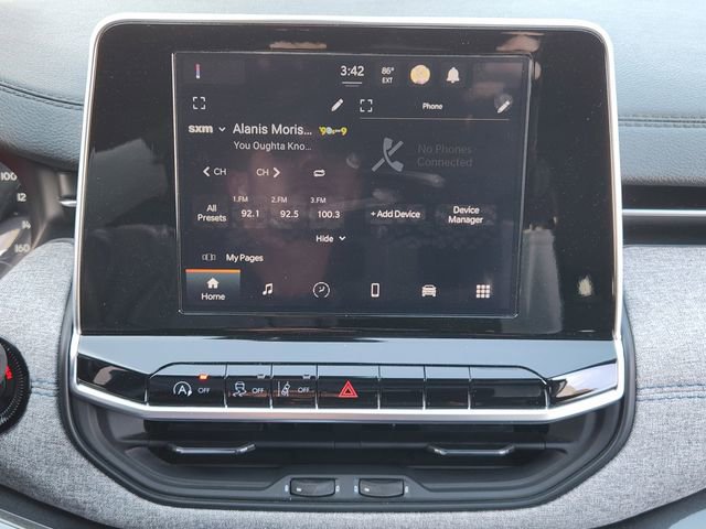 Used 2025 Jeep Compass Sport image 16