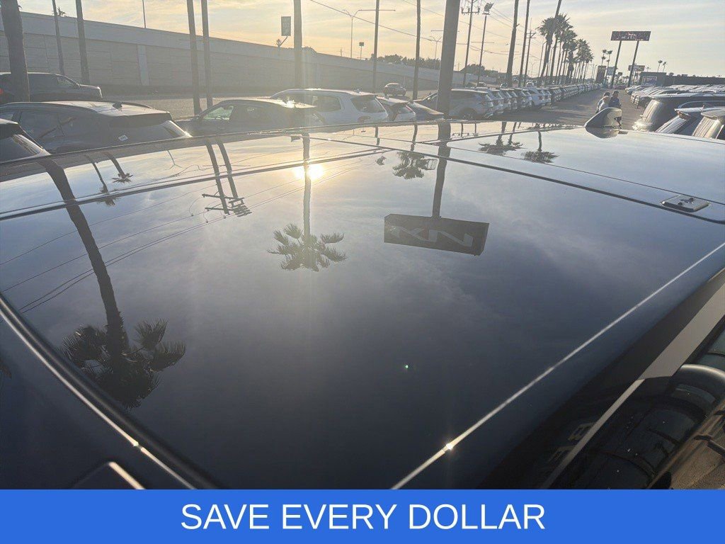 Used 2025 GMC Hummer EV 2X w/ LPO, Sport Package AWD/4WD image 9