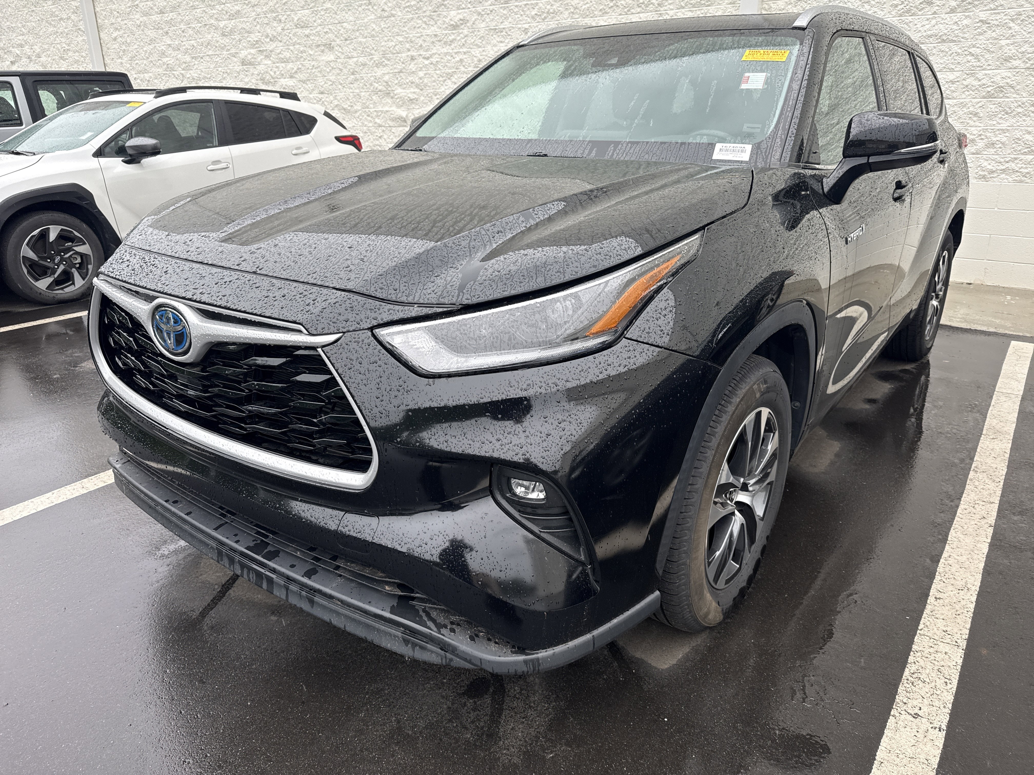 Used 2021 Toyota Highlander XLE FWD image 5