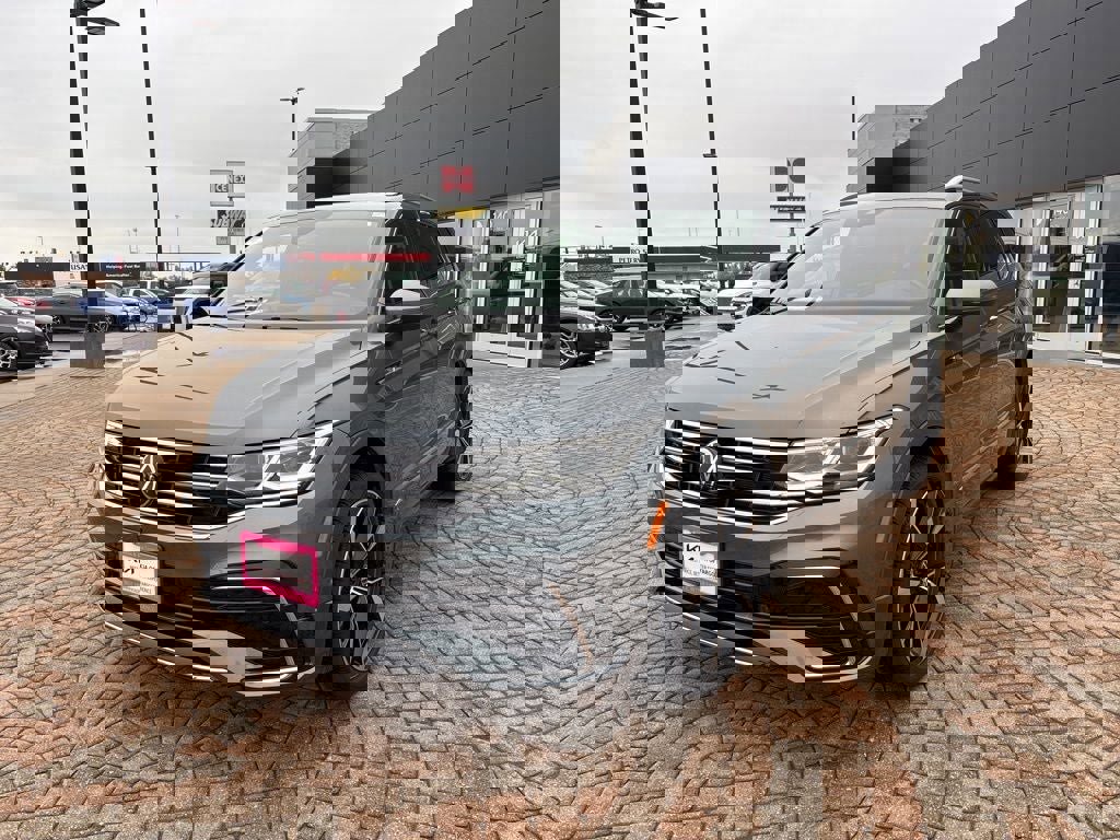 Used 2024 Volkswagen Tiguan SEL R-Line image 1