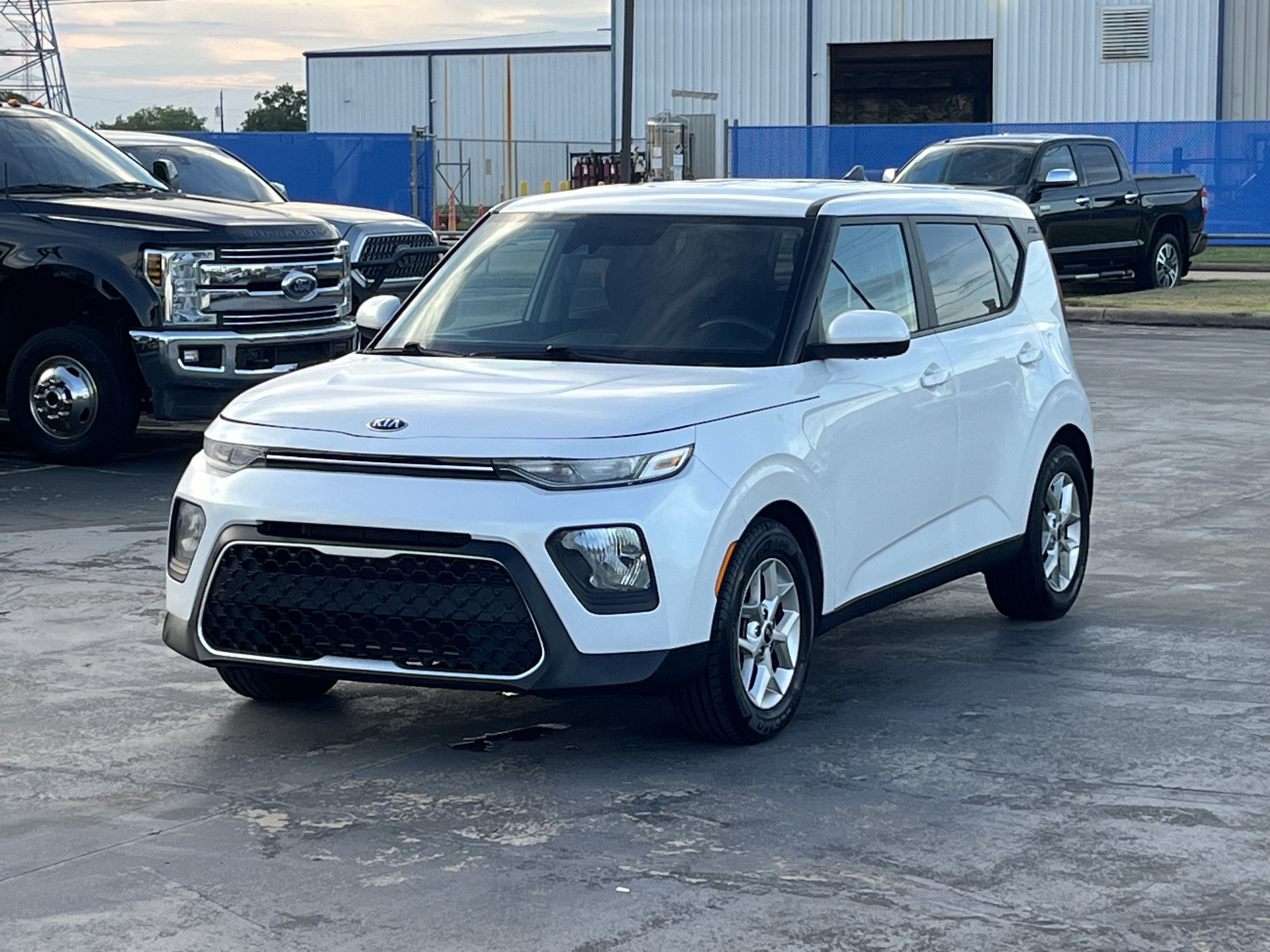 Used 2021 Kia Soul S FWD image 3