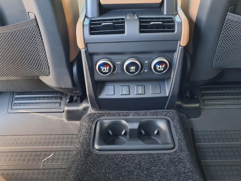 New 2026 Land Rover Defender 130 X-Dynamic SE AWD/4WD image 25