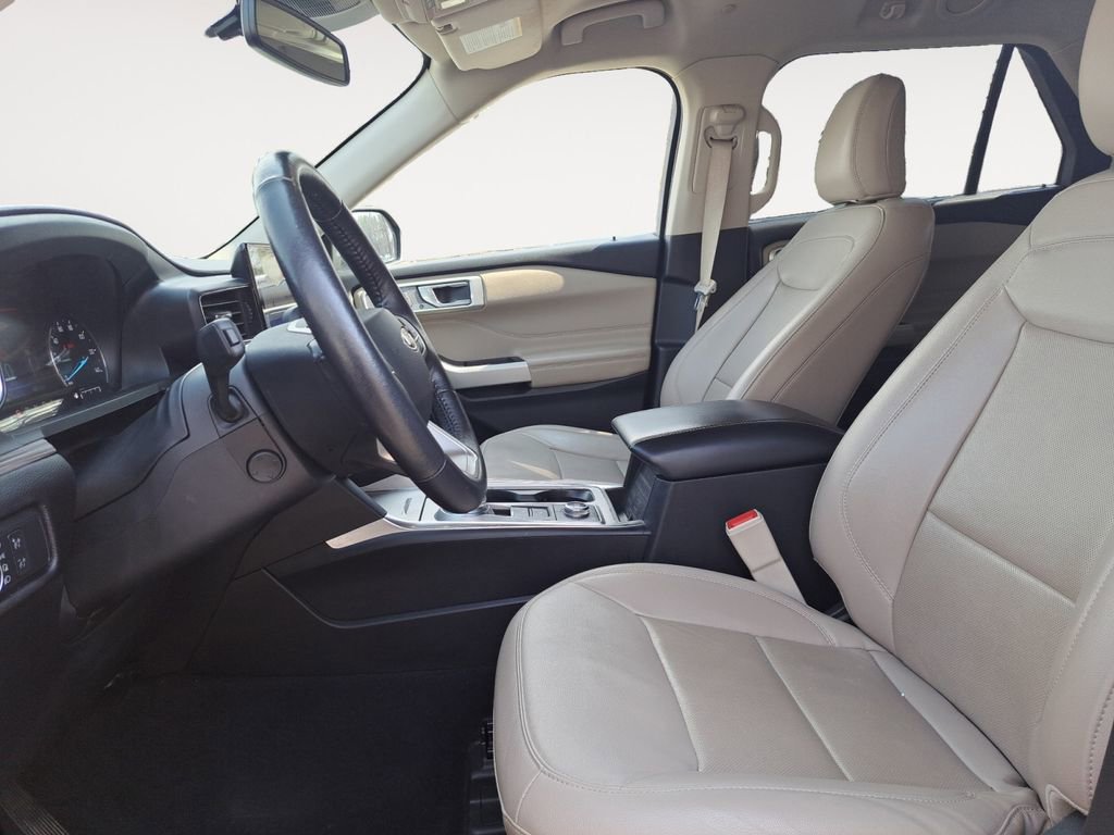 Used 2022 Ford Explorer Limited w/ Hybrid Equipment Group 310A AWD/4WD image 9