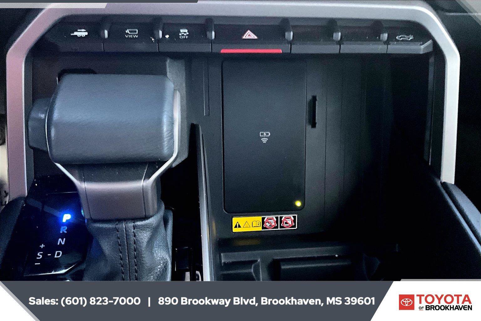 Used 2025 Toyota Tundra Limited AWD/4WD image 23