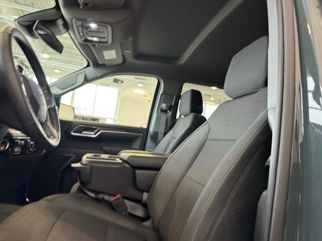 Used 2025 Chevrolet Silverado 1500 LT image 9