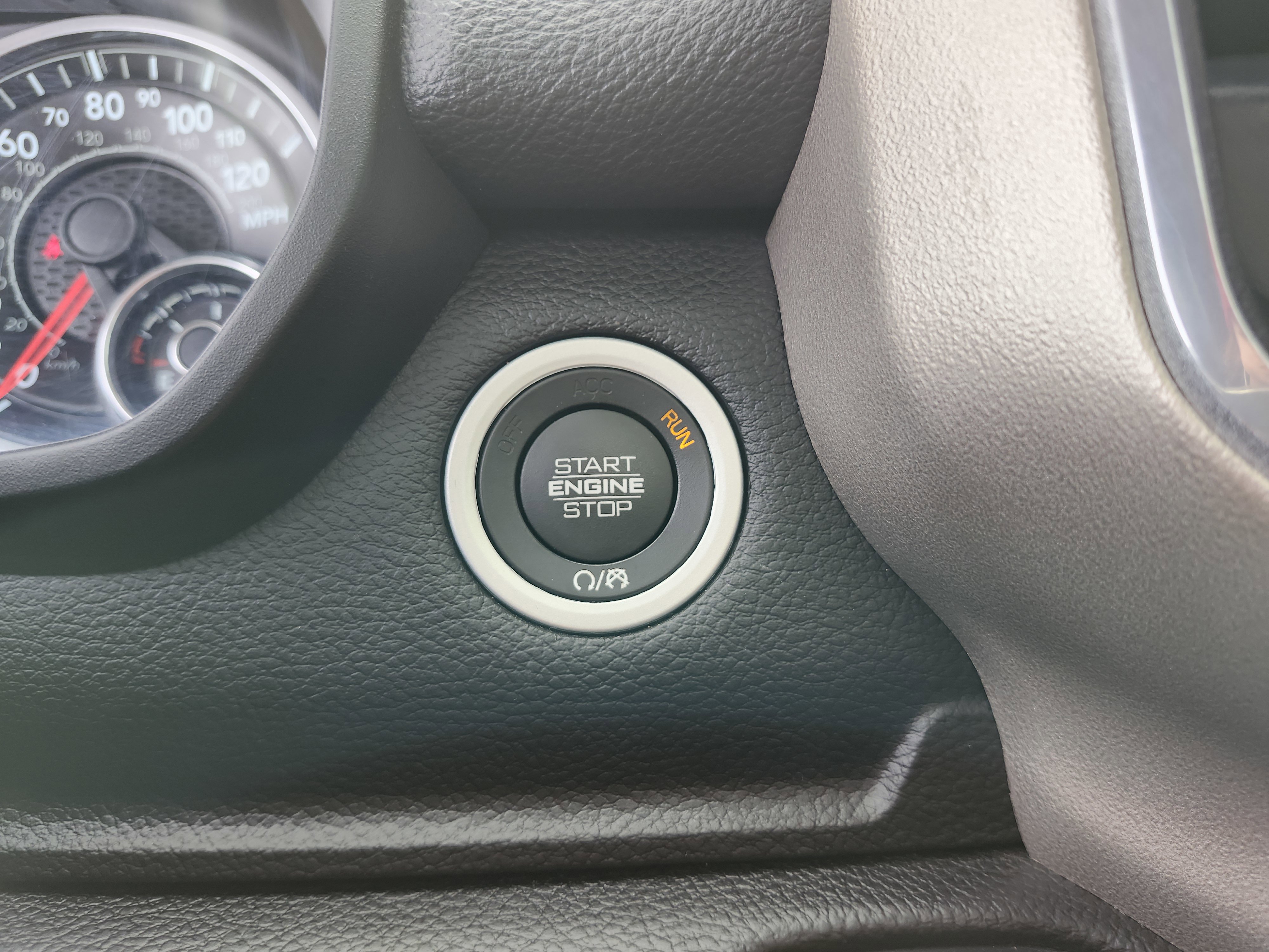 Used 2020 RAM 1500 Laramie AWD/4WD image 39