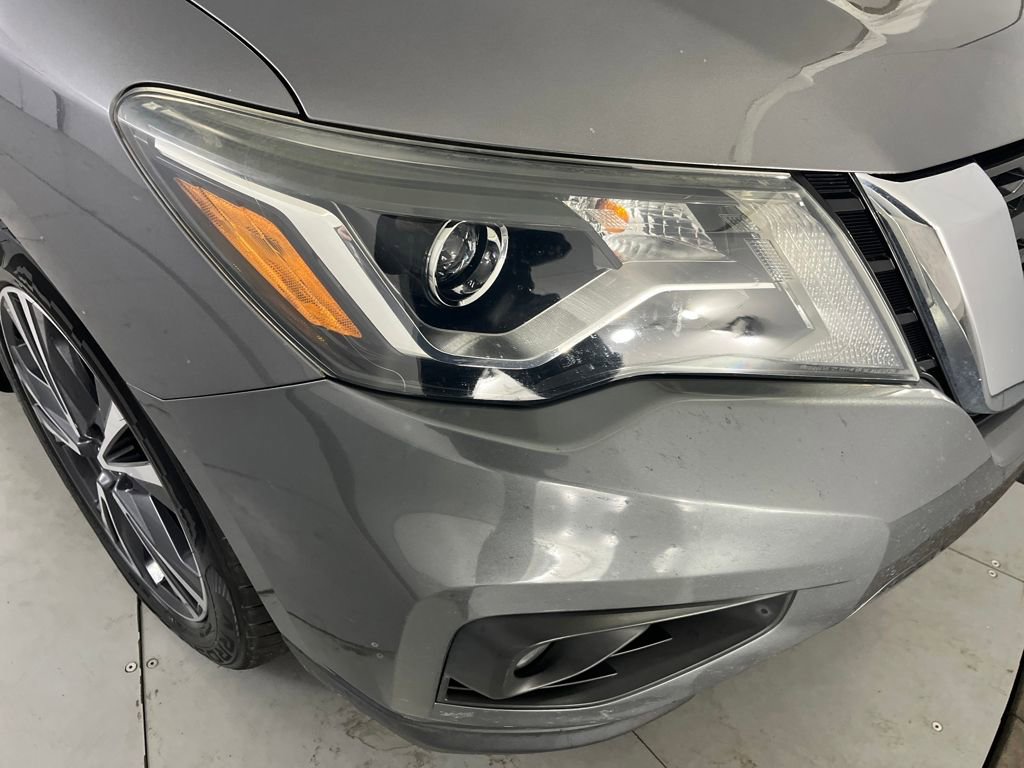 Used 2018 Nissan Pathfinder Platinum image 35