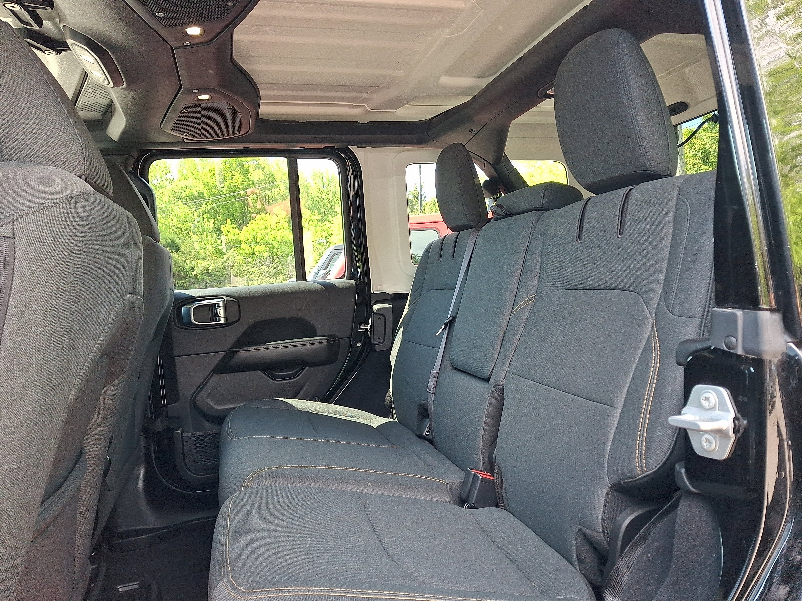 Certified 2025 Jeep Wrangler Unlimited Sahara AWD/4WD image 10