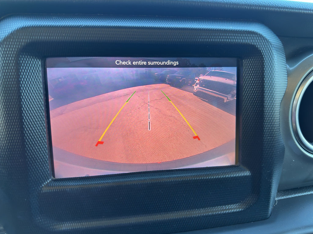 Used 2020 Jeep Wrangler Unlimited Sahara AWD/4WD image 16