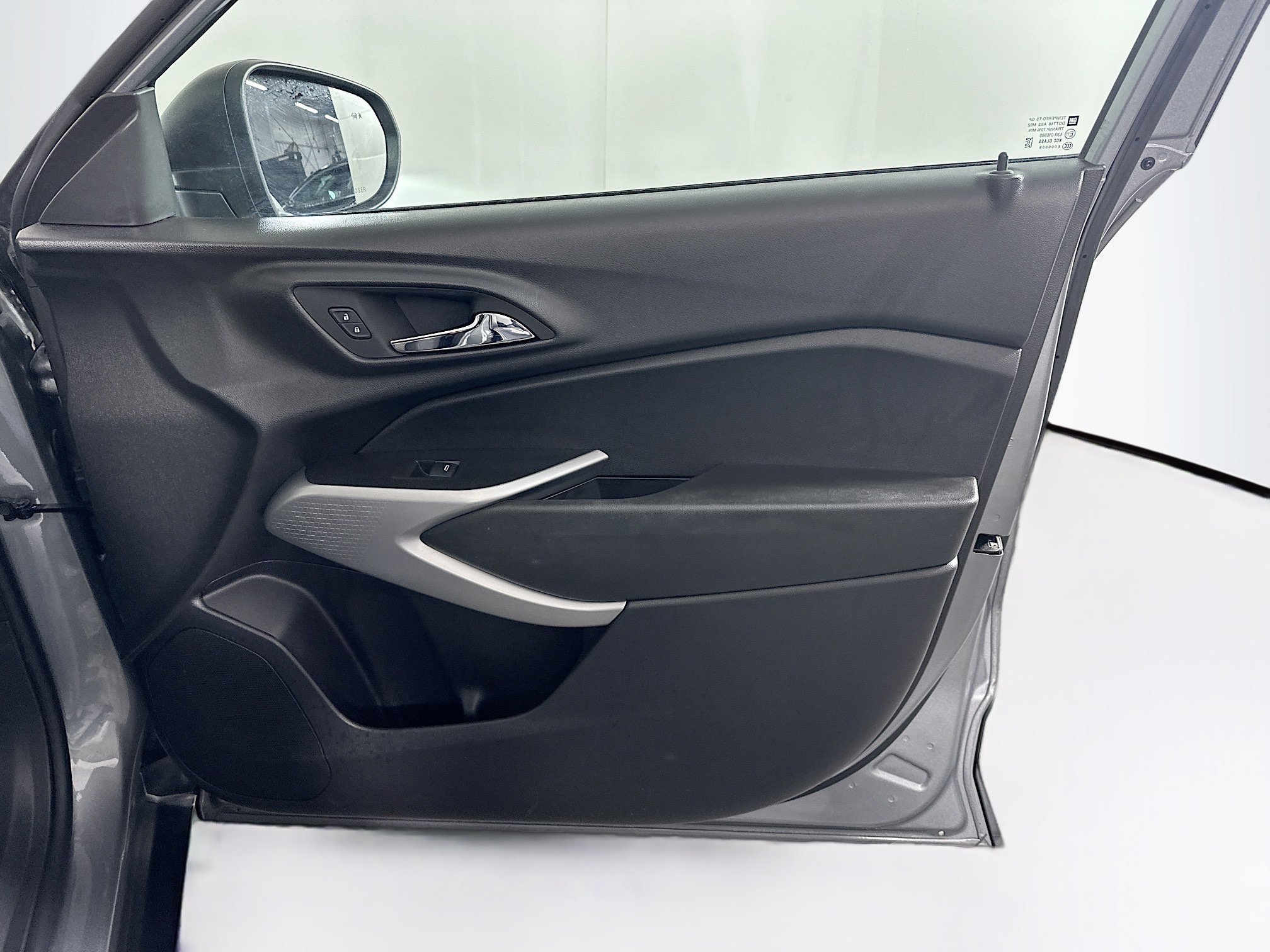 Used 2024 Chevrolet Trax LS w/ Driver Confidence Package image 31