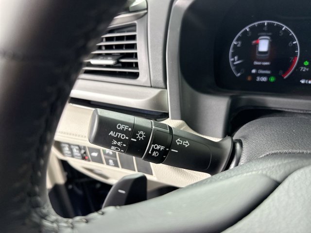 Certified 2025 Honda Odyssey Touring image 16