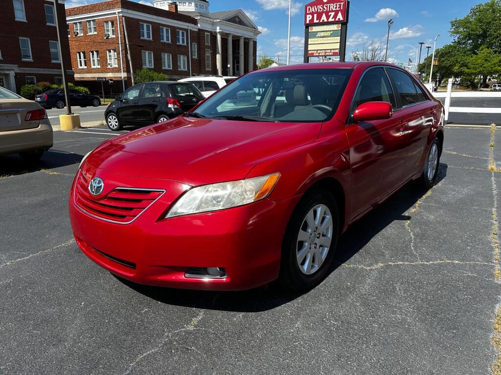 Used 2007 Toyota Camry XLE FWD image 3