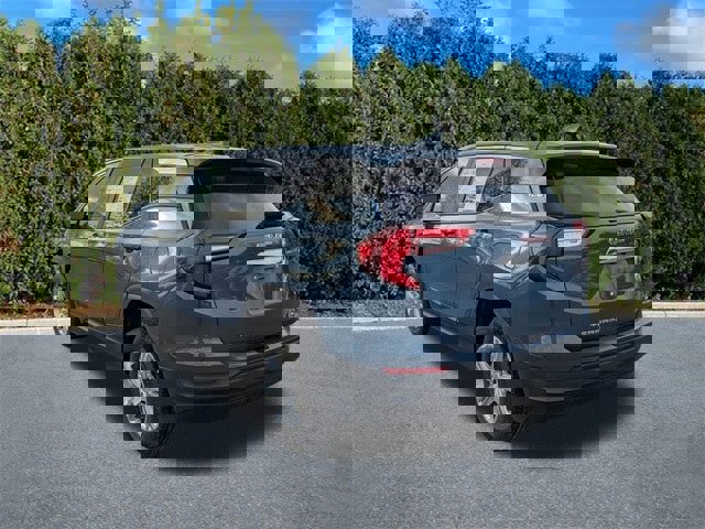 Used 2024 GMC Terrain SLE image 6