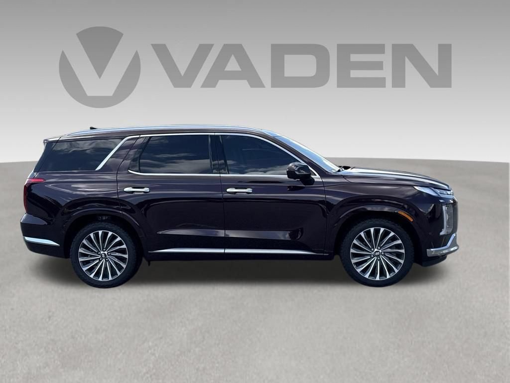 Used 2024 Hyundai Palisade Calligraphy FWD image 4