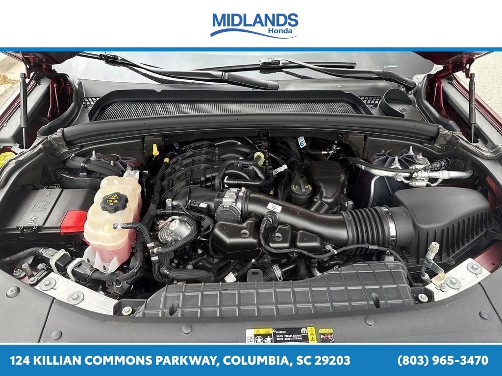 Used 2025 Jeep Grand Cherokee L Limited RWD image 17