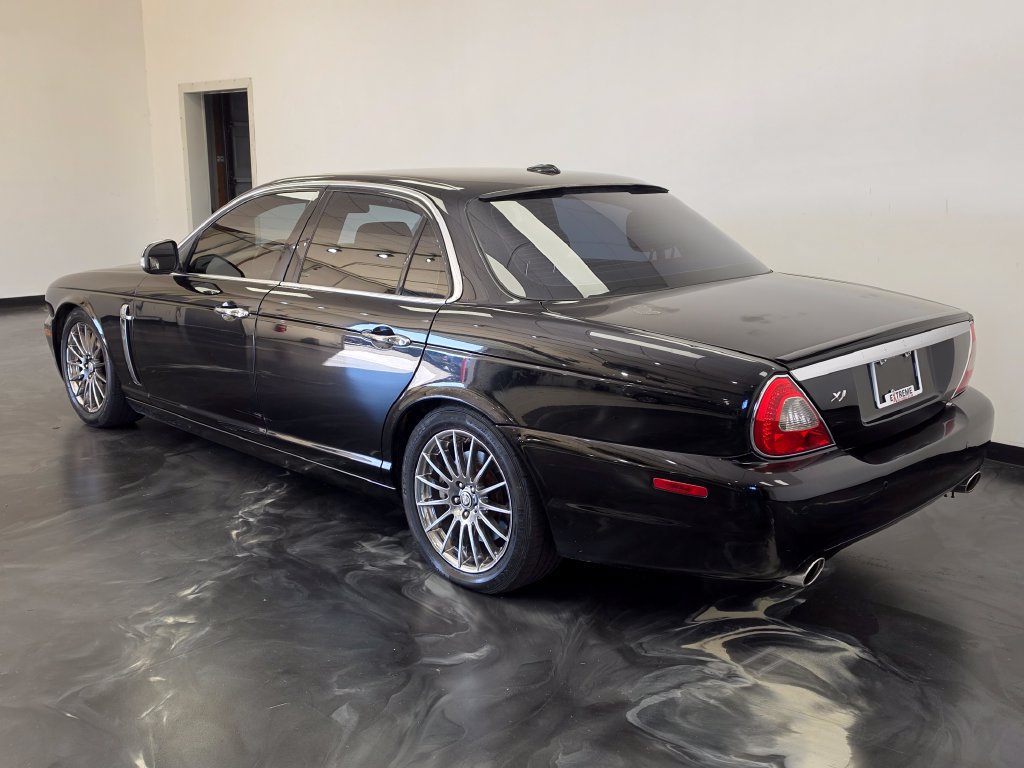 Used 2008 Jaguar XJ8 RWD image 21