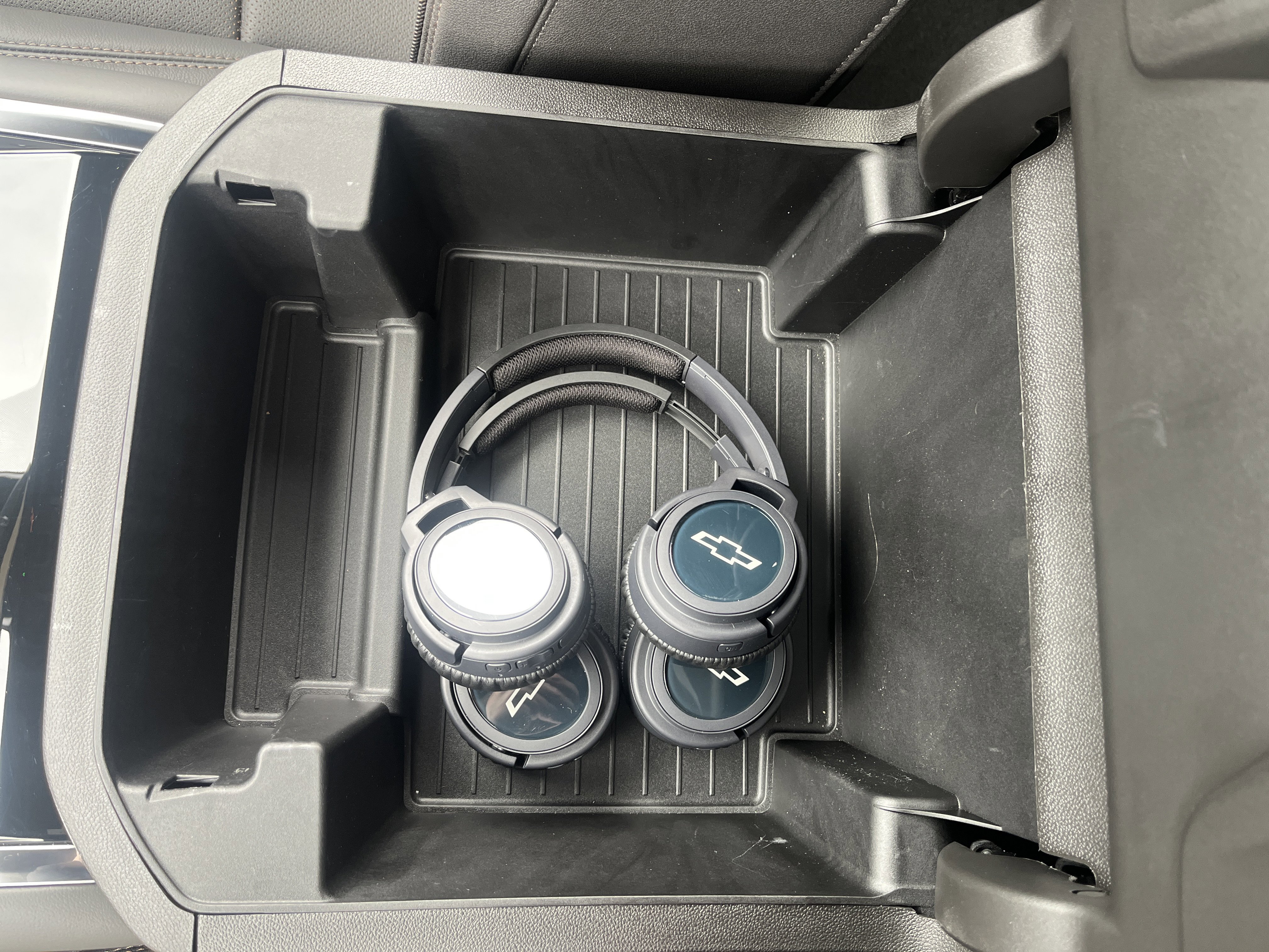 Used 2025 Chevrolet Tahoe High Country image 40